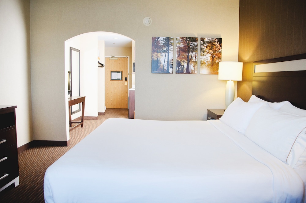 Holiday Inn Express Hotel & Suites Watertown Thousand Island by IHG - photo 22