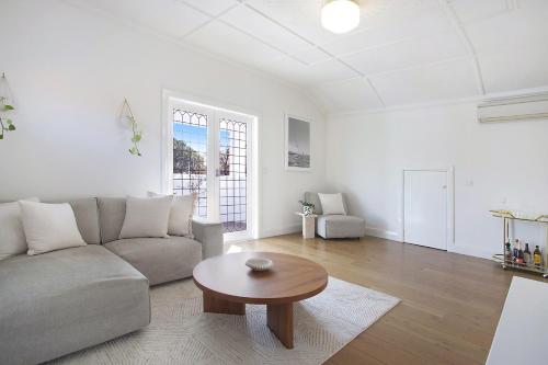 Chic Elwood Escape by Ready Set Stay in Melbourne, Australia