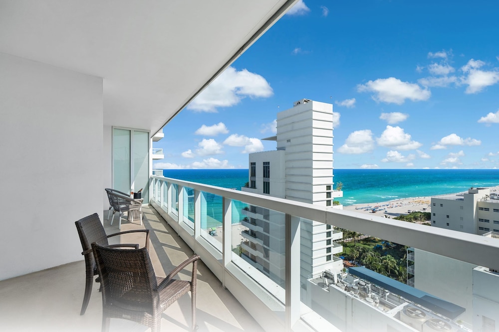 Fontainebleau Miami Beach Private Luxury Suites - photo 419