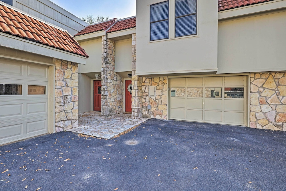 Modern Townhome w Patio Next Door to Resort - photo 13