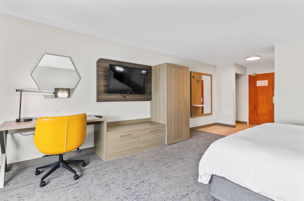 Holiday Inn Express Hotel & Suites Mount Airy by IHG - photo 13