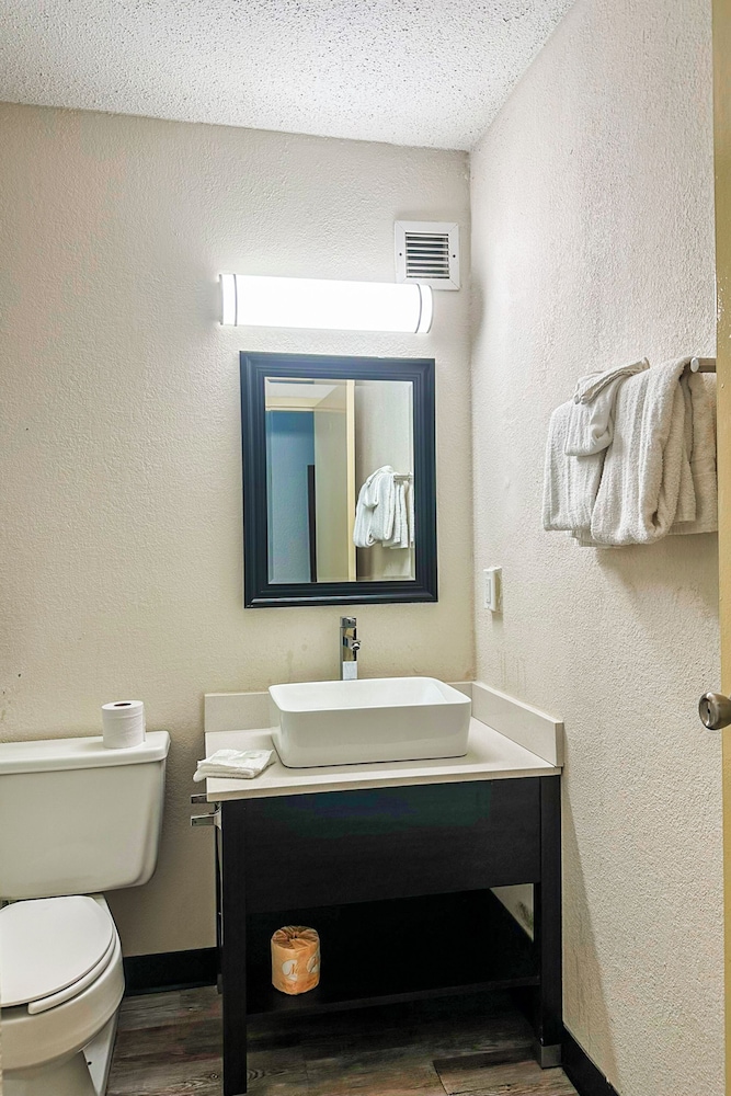 Jackson Hotel & Convention Center - photo 49