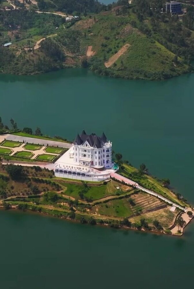 Chateau Le Marara in Kibuye, Rwanda