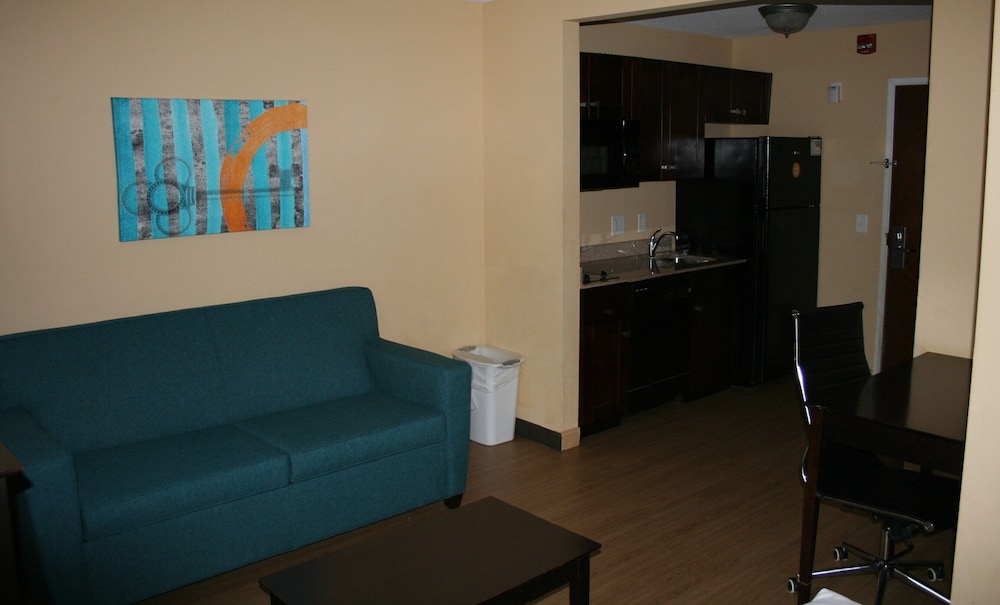 MainStay Suites Jacksonville near Camp Lejeune - photo 25