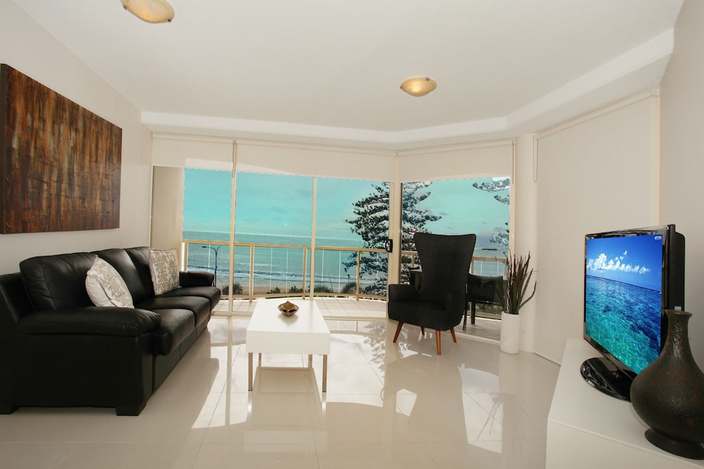 Zanzibar 404 Sensational 2 Bedroom Oceanview Apartment — 4-Star Luxury Hotel in Mooloolaba, Australia