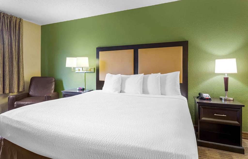 Extended Stay America Suites Houston Galleria Westheimer - photo 15