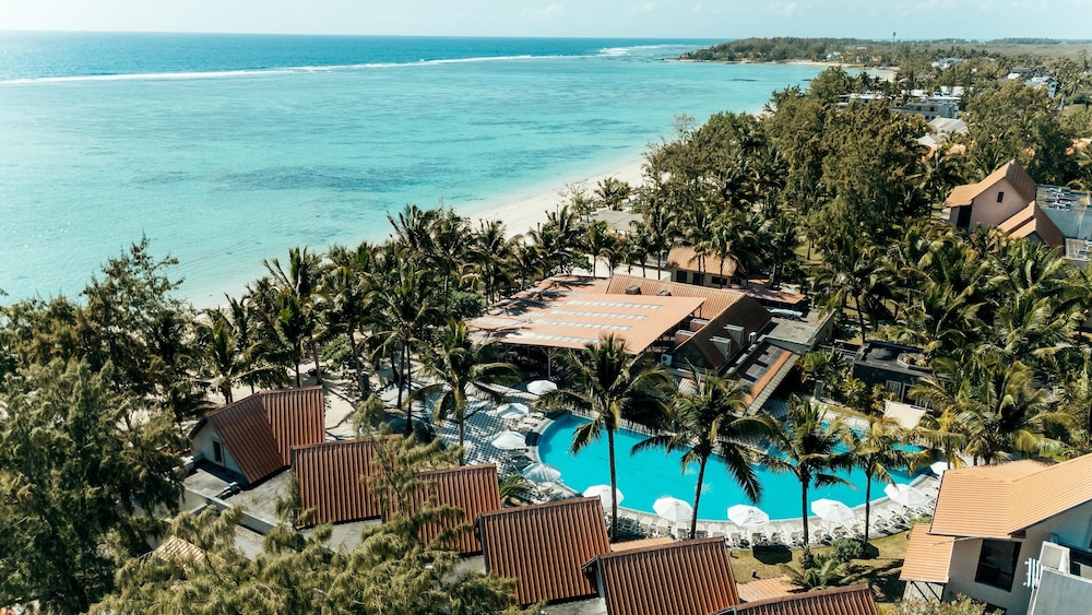 Crystals Beach Resort Belle Mare a member of Radisson Individuals — 4-Star Luxury Hotel in Quatre Cocos, Mauritius