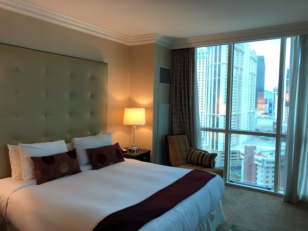 True 1BR Strip View at MGM Signature - photo 7