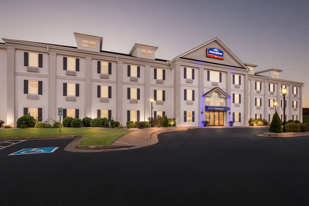 Howard Johnson by Wyndham Jackson - photo 6