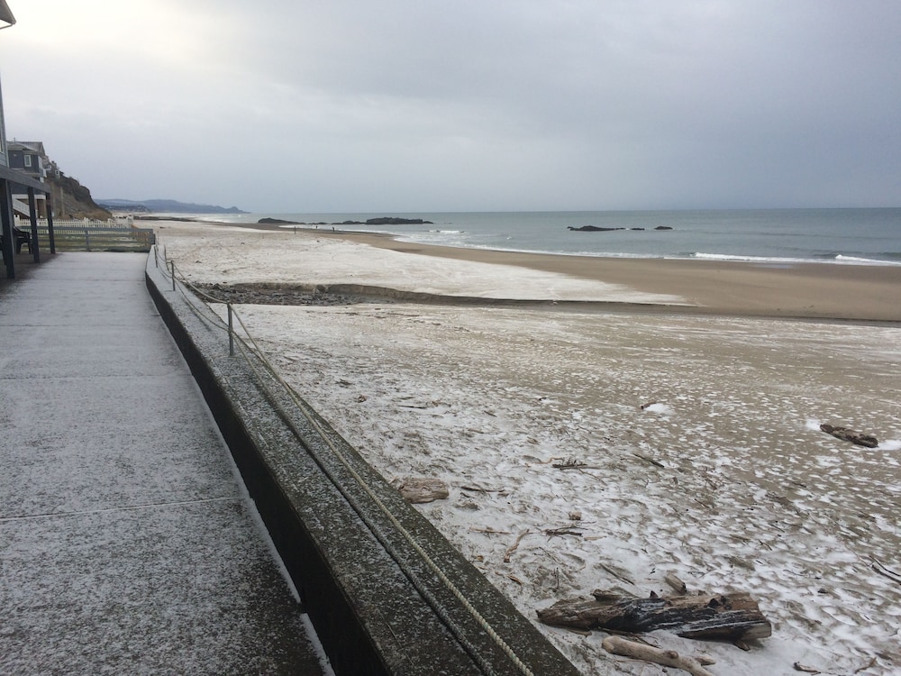 The Sandcastle Beachfront Hotel - photo 114