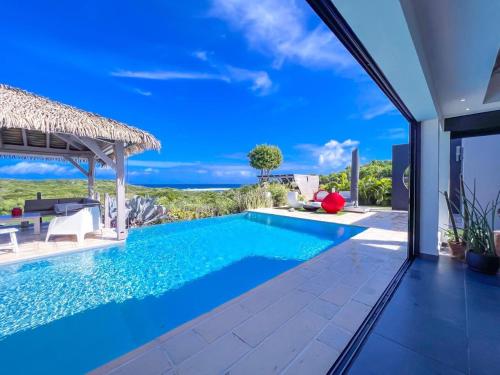 Villa Solumi vue sur mer imprenable — 4-Star Luxury Hotel in Saint-Francois, Guadeloupe