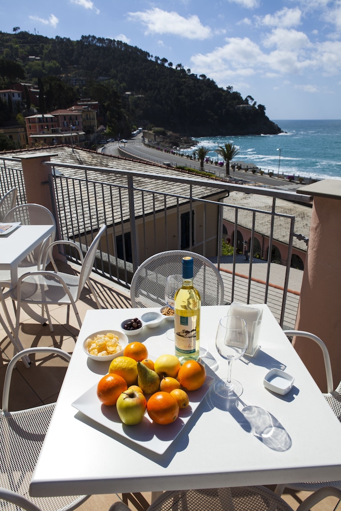 Hotel Delle Rose — Bonassola