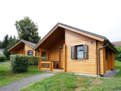 Ferienhaus Nr 20 Typ B Feriendorf Jägerpark Bayerischer Wald — hotel in Viechtach