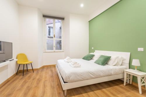 2 Bdr Navona Quintessential Charm — 4-Star Luxury Hotel in Rome, Italy