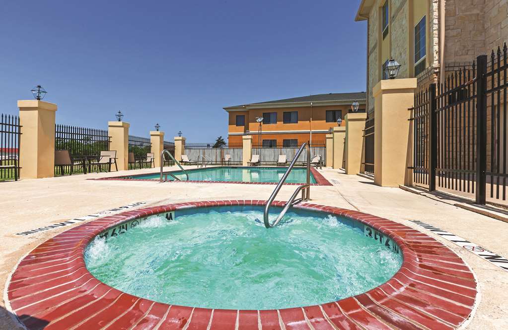 La Quinta Inn & Suites by Wyndham Granbury - photo 8