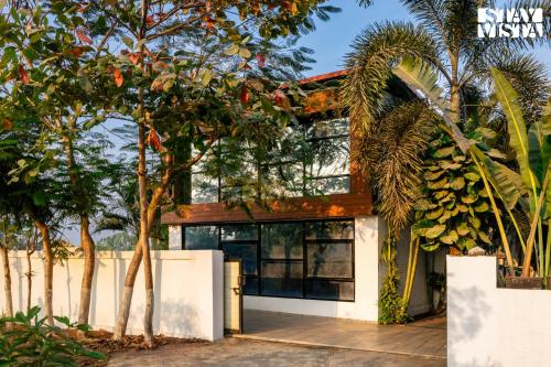 StayVista's One Villa Pet friendly charm with Farm views Modern decor & A refreshing plunge pool — 4-Star Luxury Hotel in Karjat, India