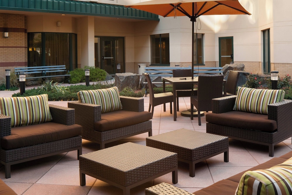 Courtyard Jersey City Newport - photo 27