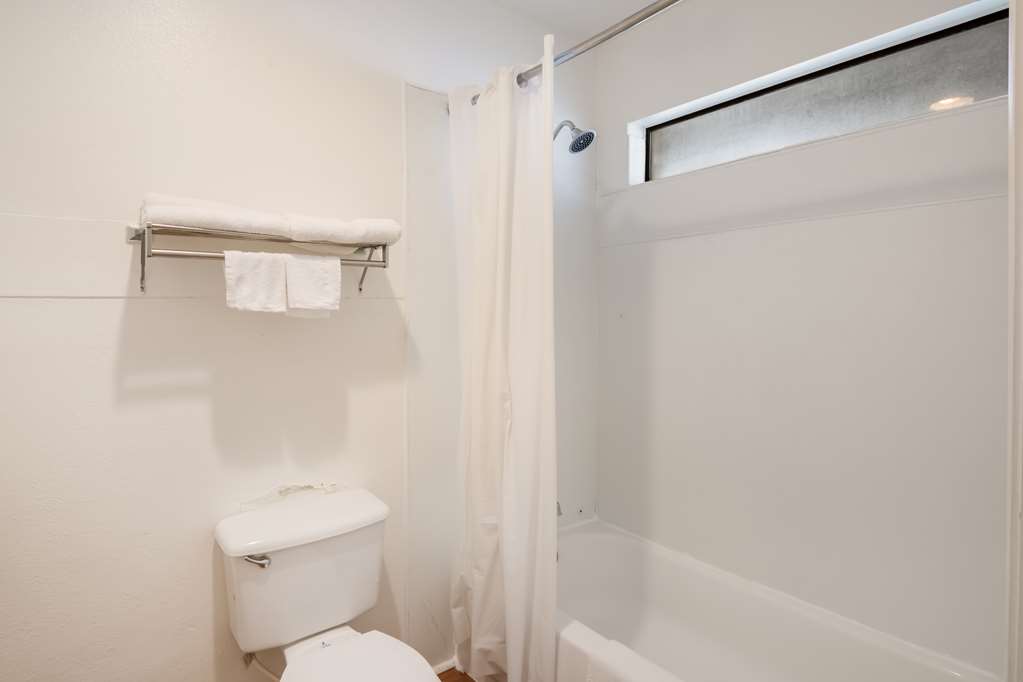 Americas Best Value Inn Lockhart TX - photo 21