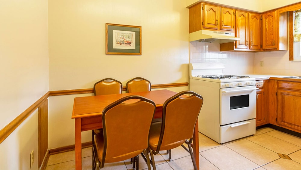 Magnuson Hotel Extended Stay Canton Ohio - photo 8