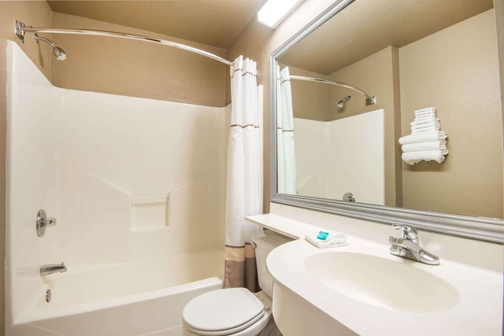 Microtel Inn & Suites by Wyndham Miami - photo 9