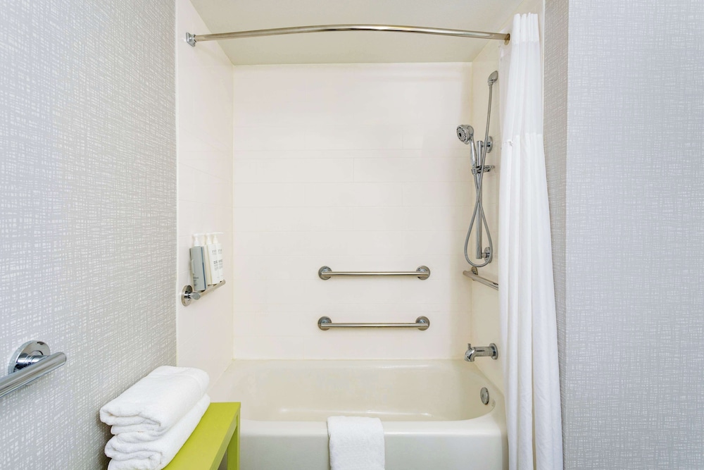 Hampton Inn Jacksonville Downtown I 95 - photo 20