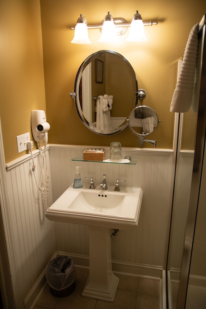Williamsburg Sampler B & B - photo 17