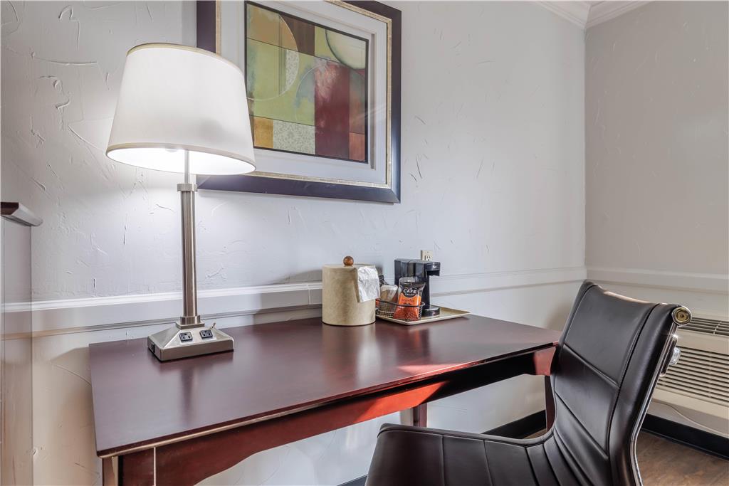 Studio 6 Suites Dallas TX Downtown - photo 3