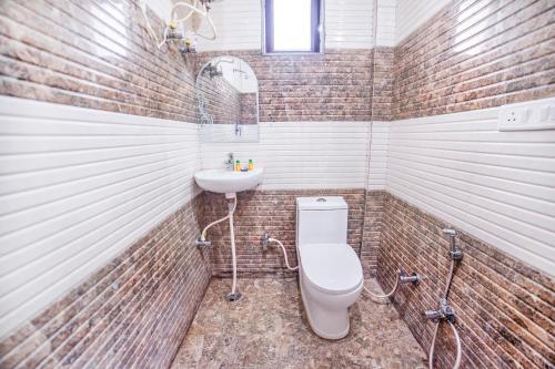 FabHotel Aakarshan Paradise in Mathura, India