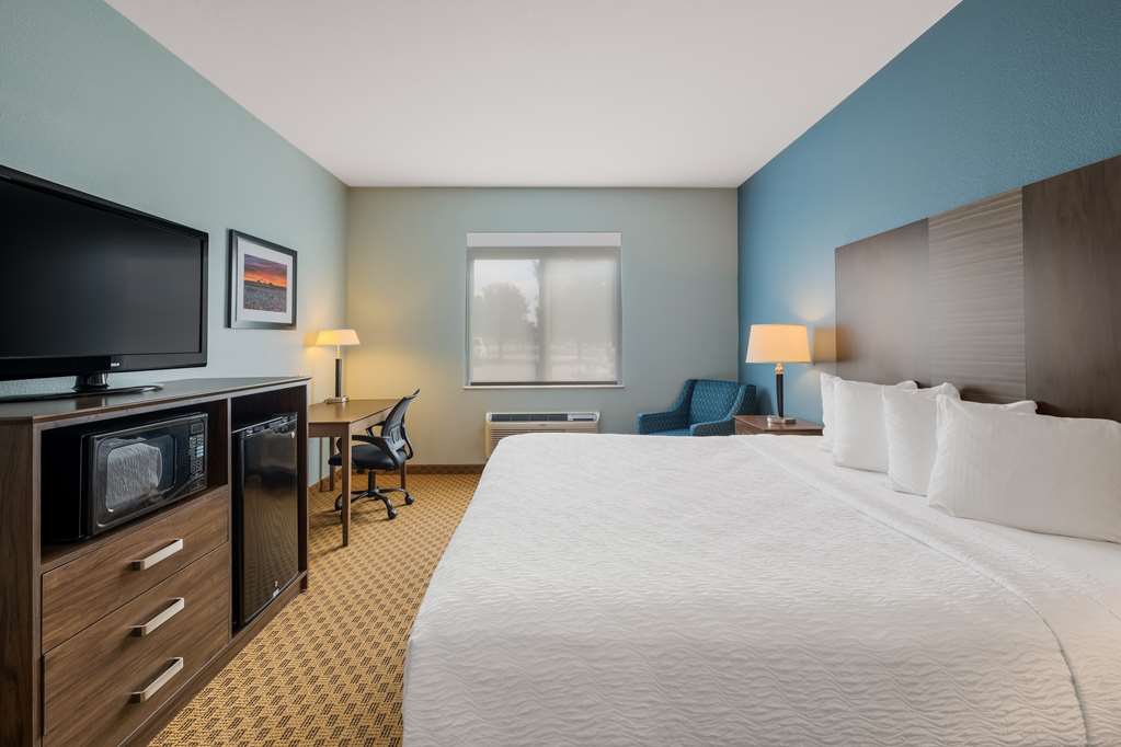 Best Western South Plains Inn & Suites - photo 24