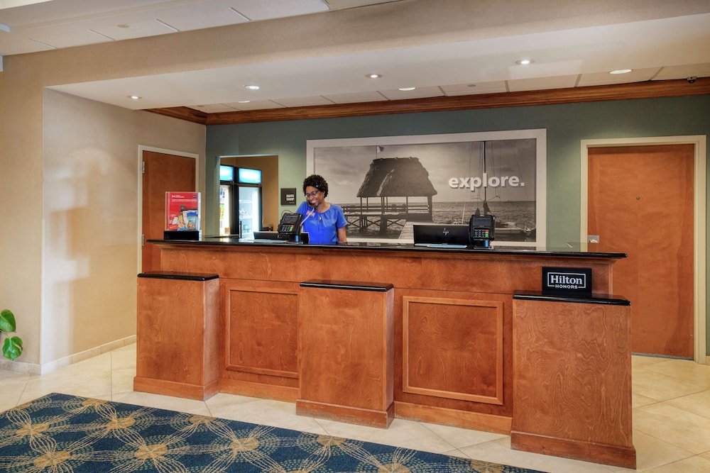 Hampton Inn Wilmington University Area Smith Creek Station - photo 9