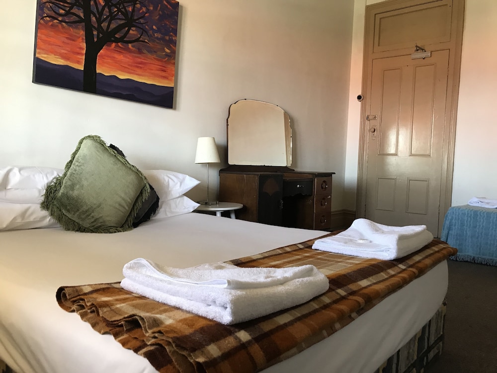 Caledonia Hotel — Aberdare — photo 3