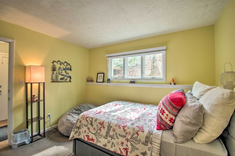 Wintergreen Resort Mountain Condo w Pool Access - photo 6