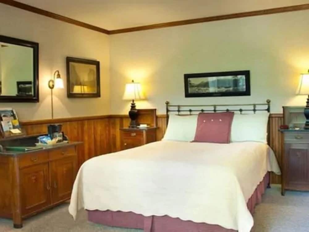 Narrow Gauge Inn - photo 4