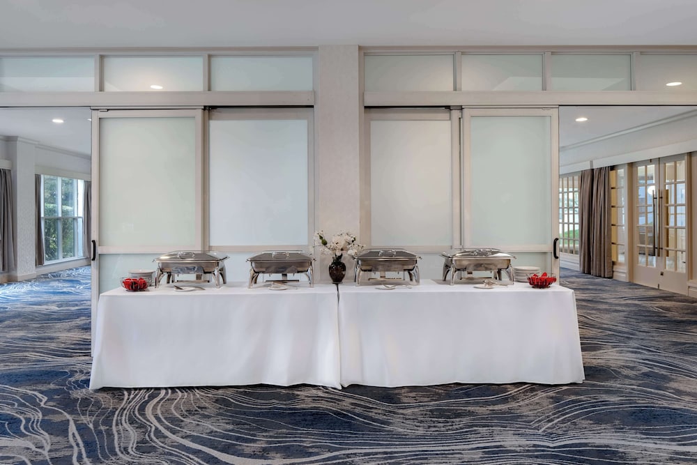 DoubleTree Suites by Hilton Hotel Mt. Laurel - photo 47