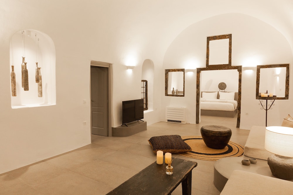 Cydonia Caves in Megalochori, Greece