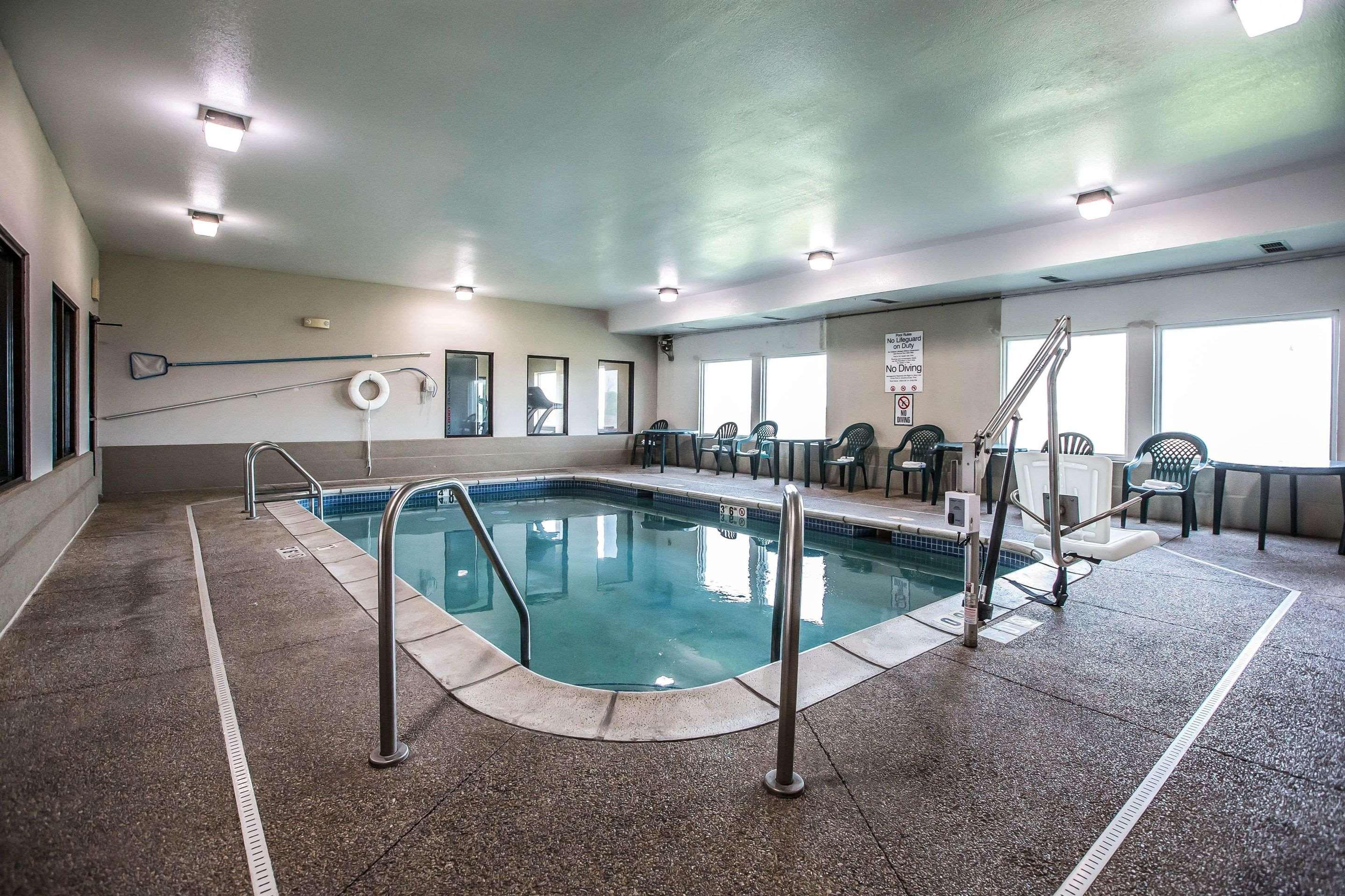 Quality Inn & Suites Mendota near I 39 - photo 17