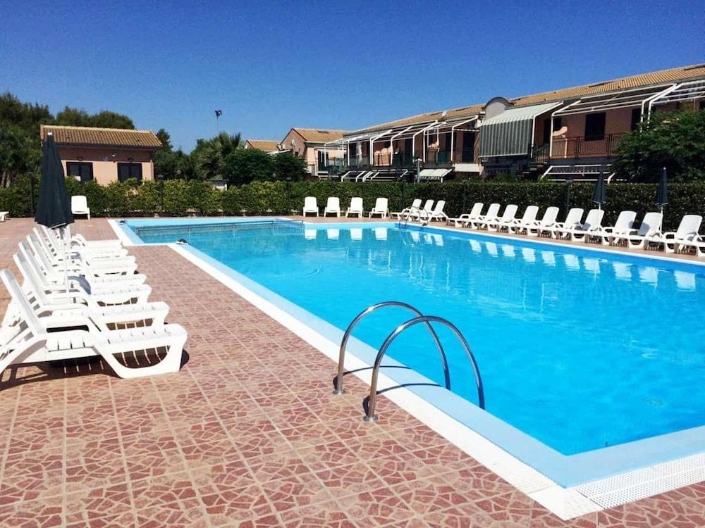 Agave Residence — 5-Star Luxury Hotel in Campofelice Di Roccella, Italy