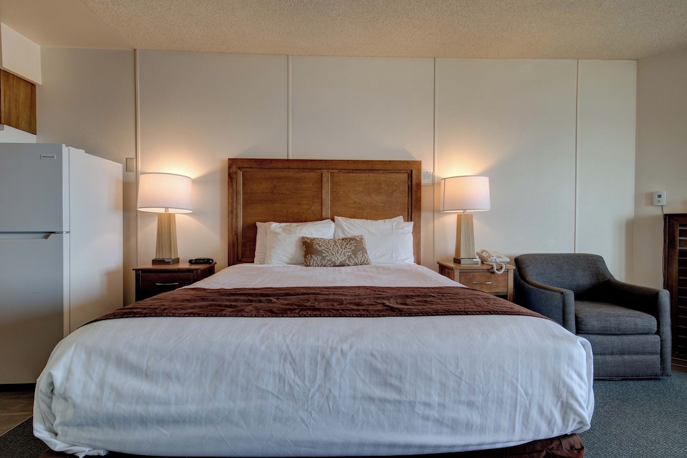 Ester Lee Oceanview Inn - photo 14