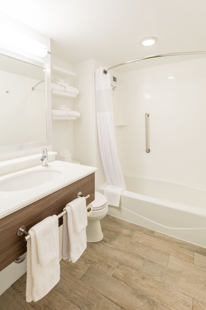Hampton Inn St. Charles St. Peters - photo 22