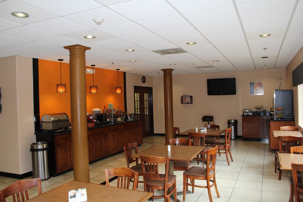 Best Western Plus The Woodlands - photo 19