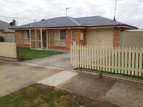 Relax On Ronald Street — Devonport