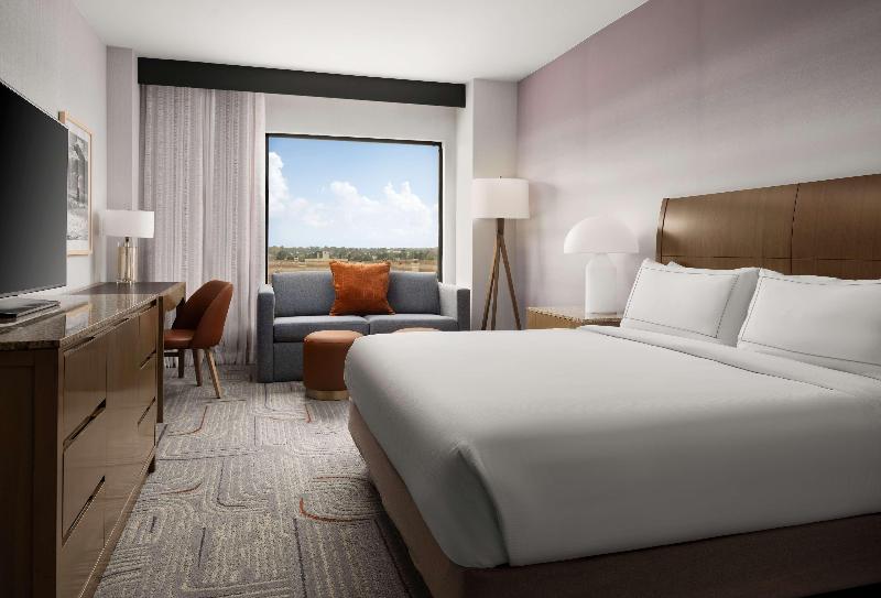 Hotel Zessa Orange County Airport a DoubleTree by Hilton - photo 97