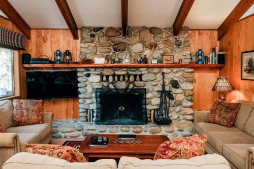 19B Yosemite Retreat in the Meadows in Unknown City, United States