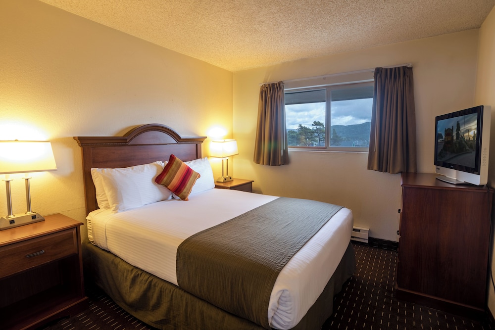 Ebb Tide Oceanfront Inn - photo 24