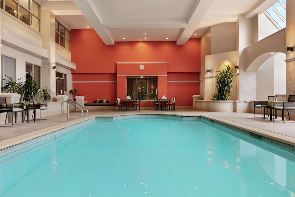 Embassy Suites by Hilton Los Angeles Downey - photo 41