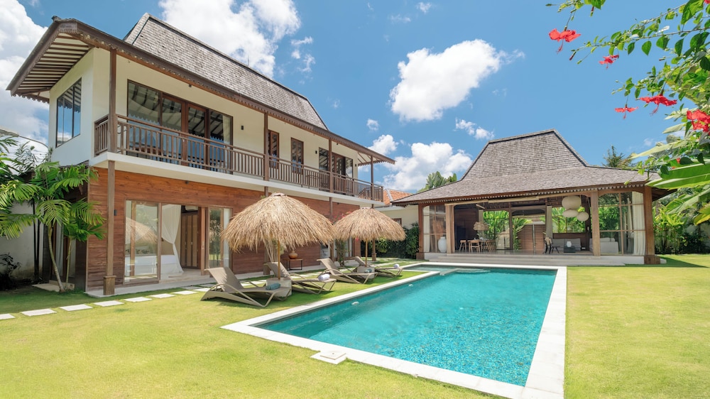 Alea Estate by Villa Finder — 4-Star Luxury Hotel in Kerobokan, Indonesia
