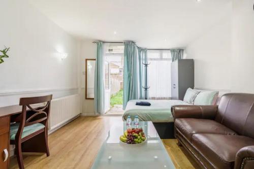 Eltar Hostle - carbon neutral hotel in London