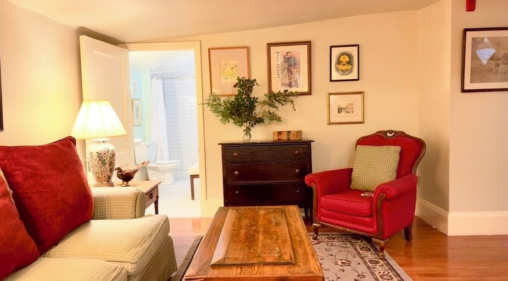 Rothschild Pound House Inn - photo 18