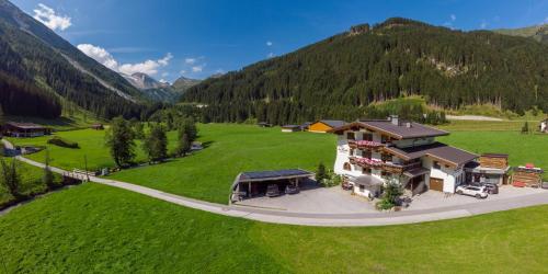 Haus Marchegg — 4-Star Luxury Hotel in Tux, Austria
