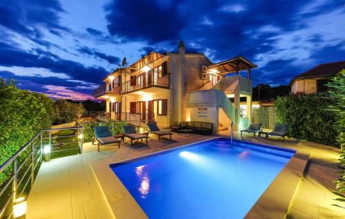 Family friendly house with a swimming pool Vrsine Trogir 22668 — 4-Star Luxury Hotel in Marina, Croatia